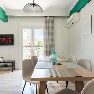 Cozy Next To Center Apartment